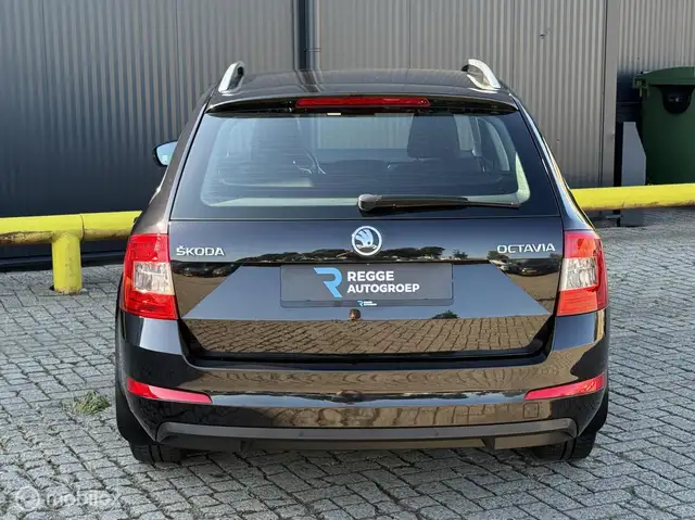 Skoda Octavia view 8