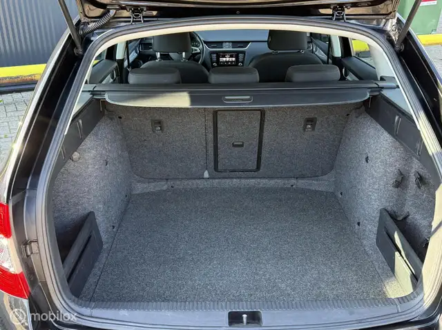 Skoda Octavia view 23