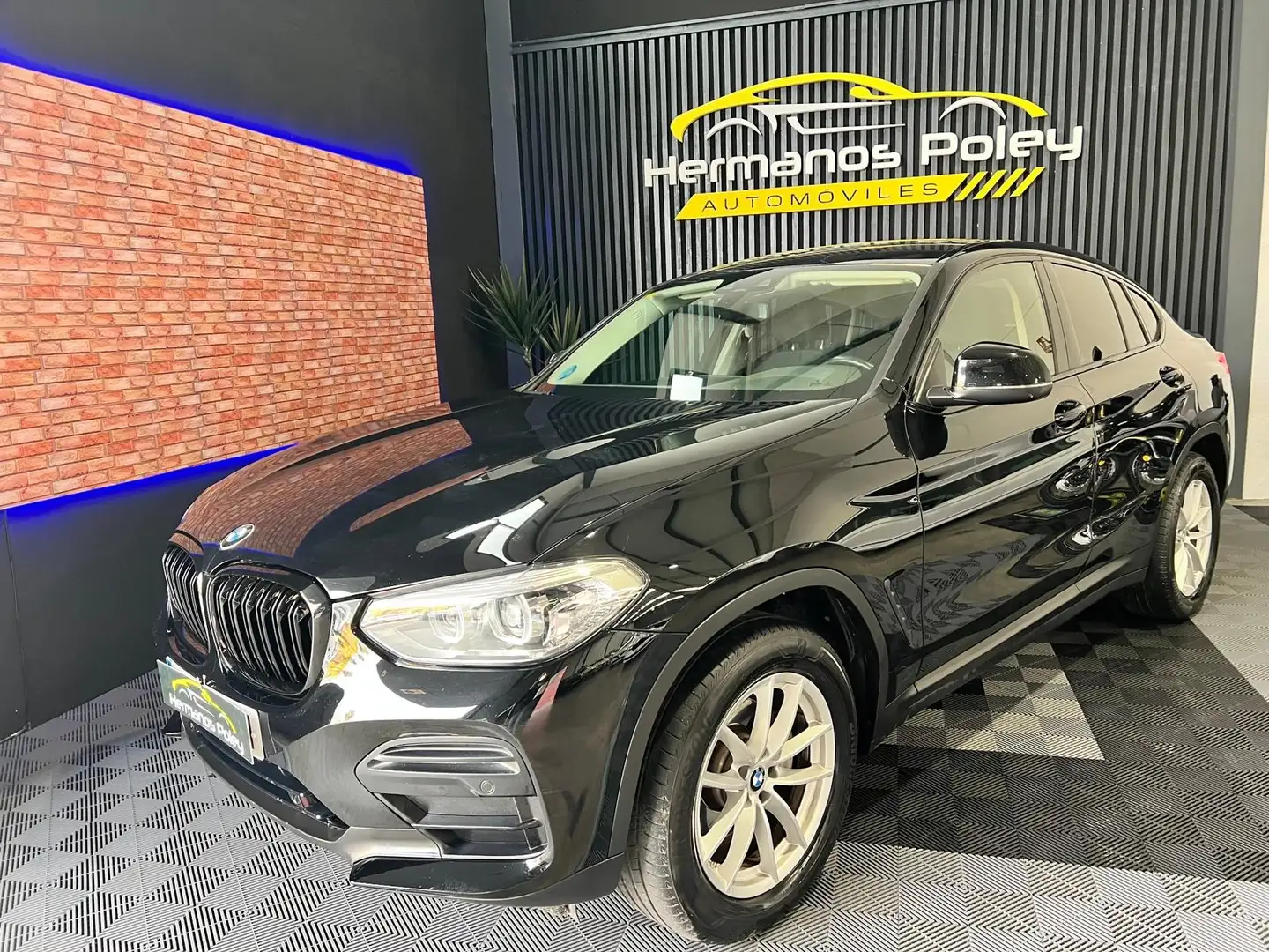 BMW X4 xDrive 20dA Schwarz - 1