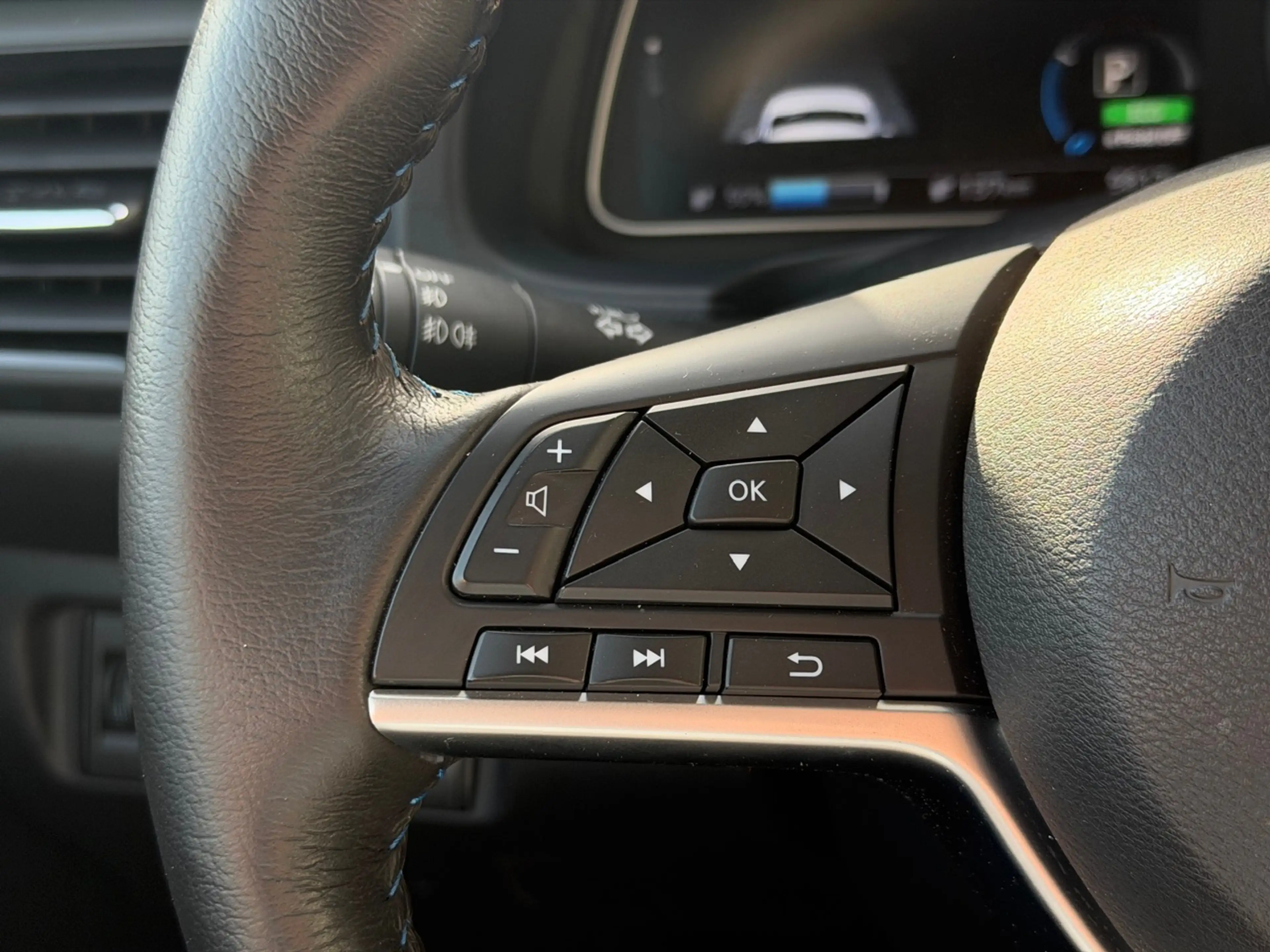 Nissan Leaf Electric 39kWh Tekna | Leder | Navigatie | Apple C — photo 11