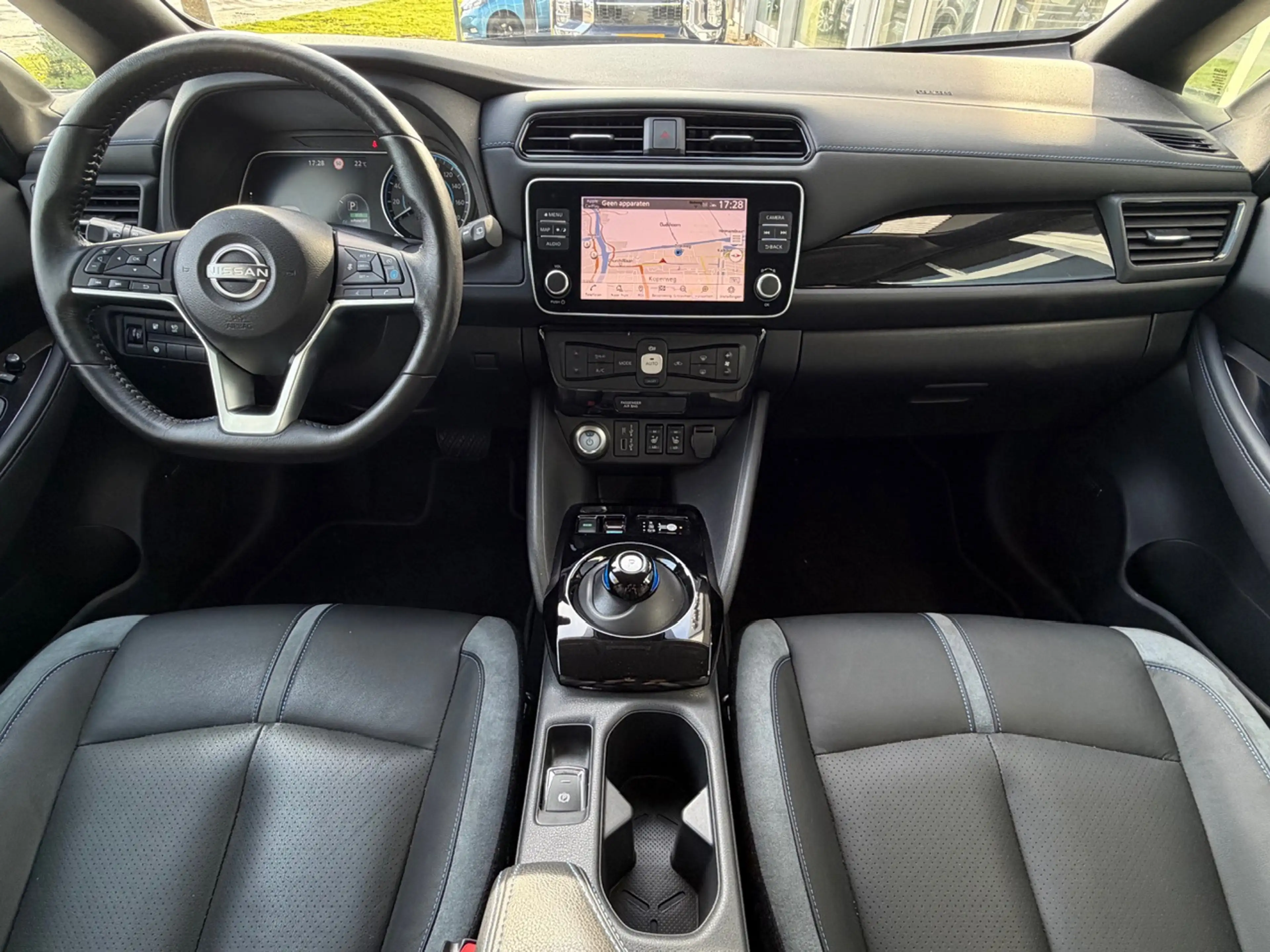 Nissan Leaf Electric 39kWh Tekna | Leder | Navigatie | Apple C — photo 24