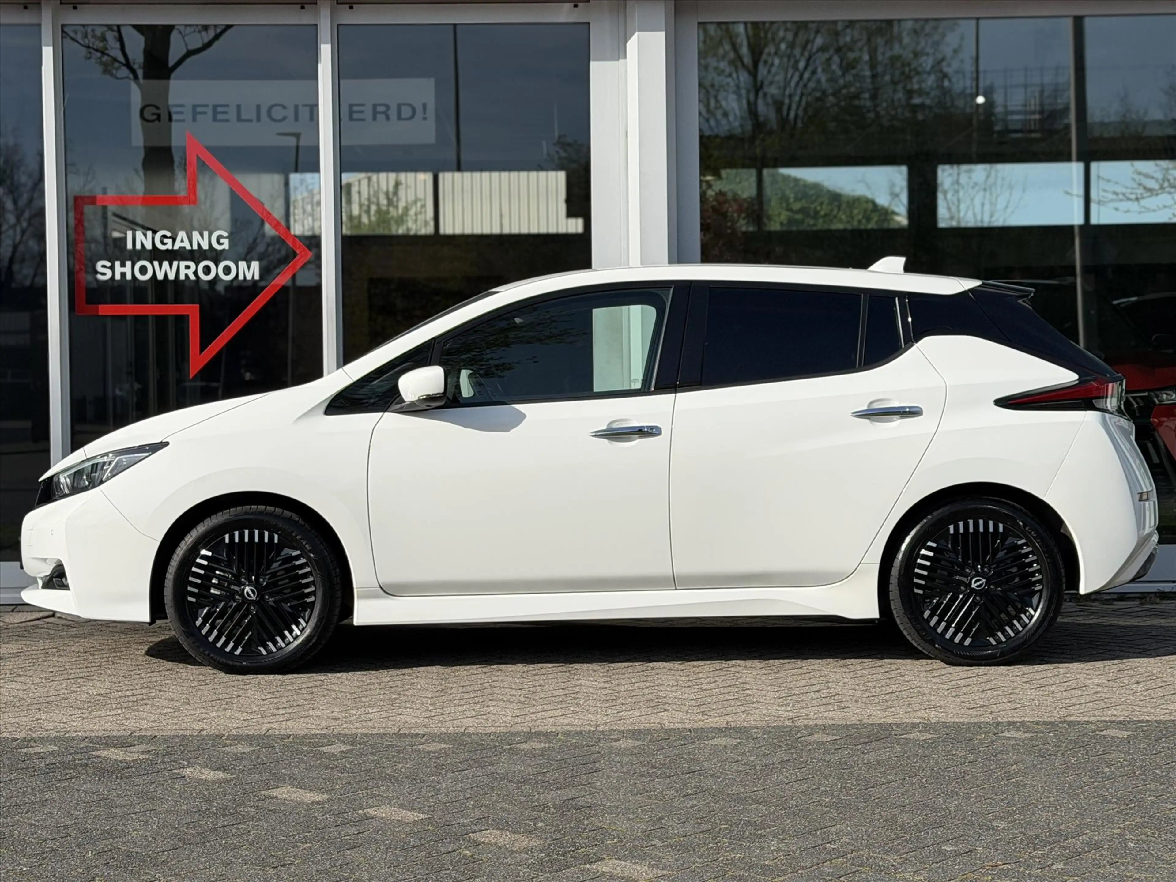 Nissan Leaf Electric 39kWh Tekna | Leder | Navigatie | Apple C — photo 2