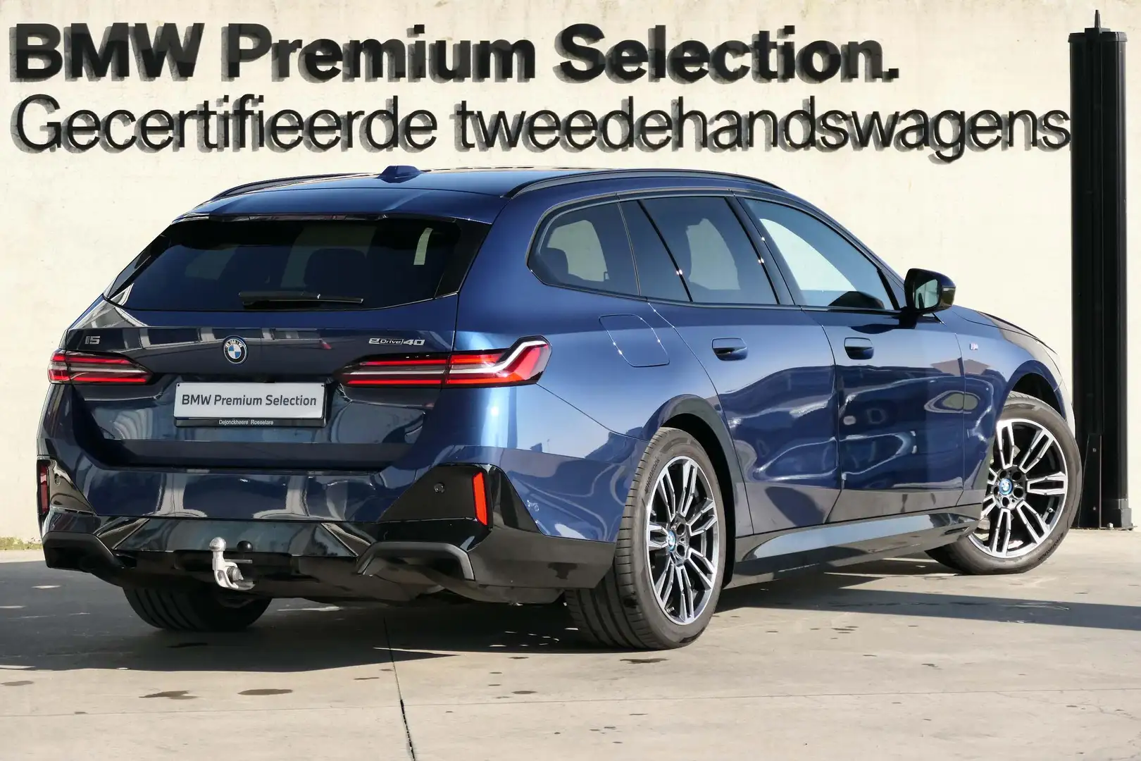 BMW i5 eDrive40 Touring M Sport Blauw - 2