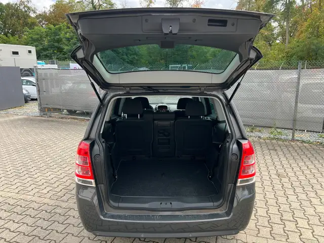 Opel Zafira view 11