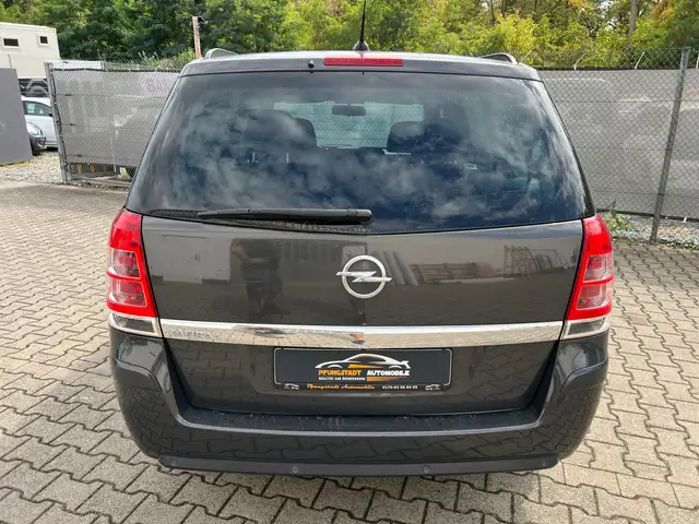 Opel Zafira view 9