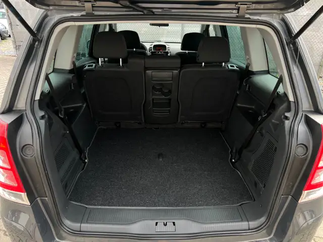 Opel Zafira view 12