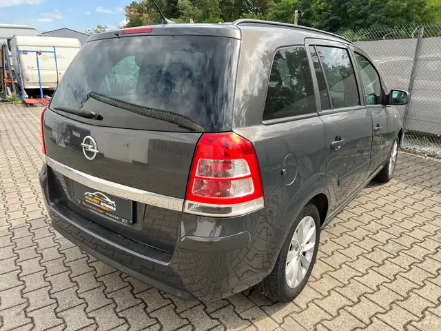 Opel Zafira view 6