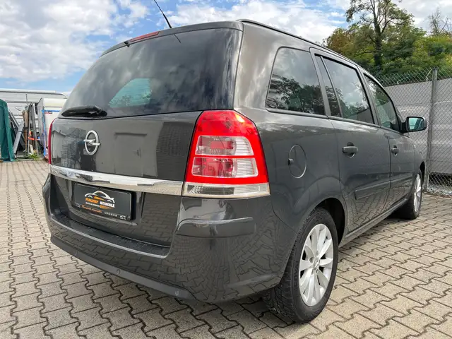 Opel Zafira view 10