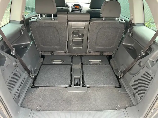 Opel Zafira view 13