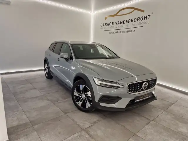 Volvo V60 Cross Country PLUS B5 HYBRID BENZINE AWD AUTOMAAT 43000KM!!!
