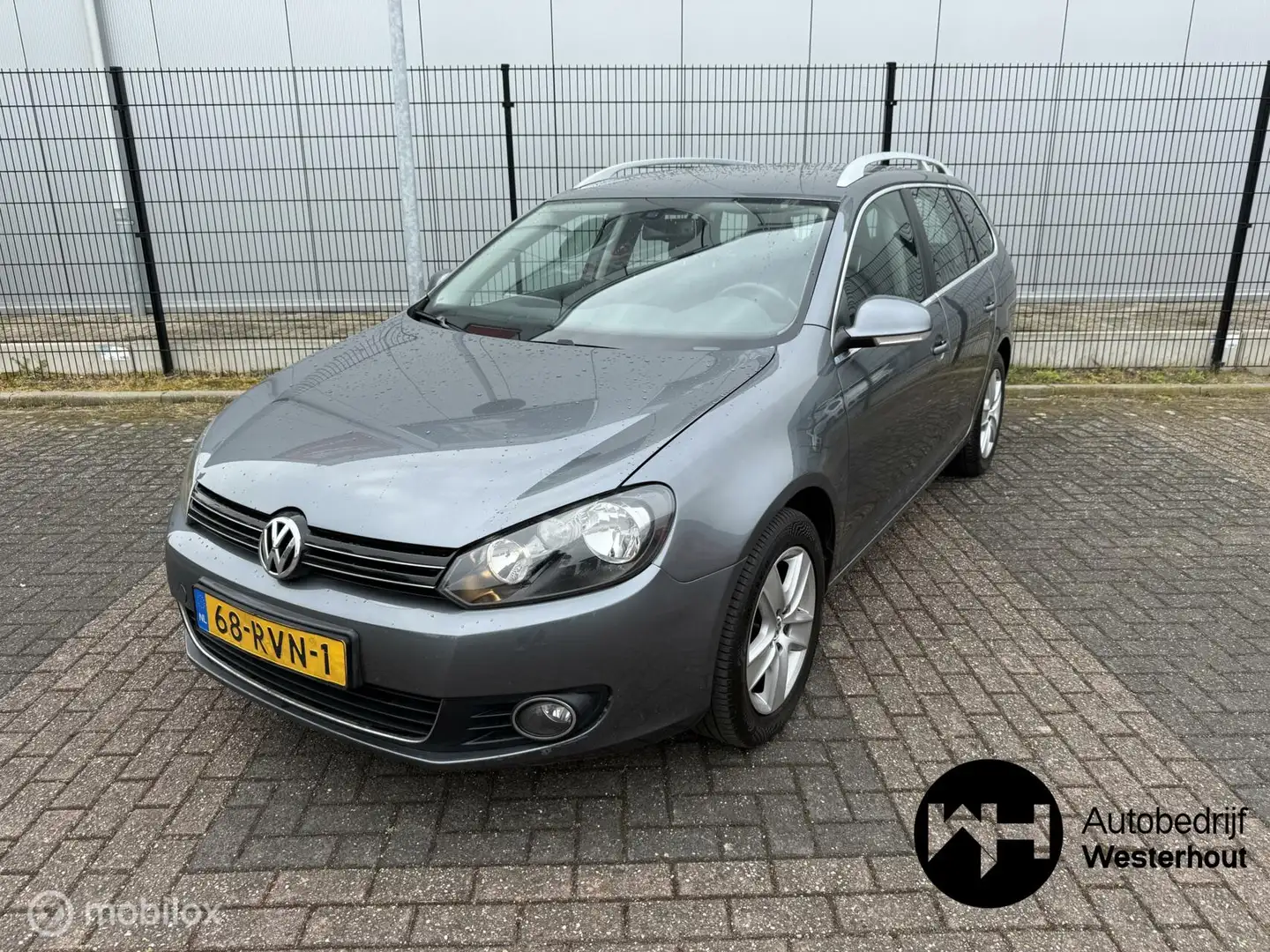 Volkswagen Golf Variant 1.2 TSI Highline BlueMotion Navi Airco Grijs - 2