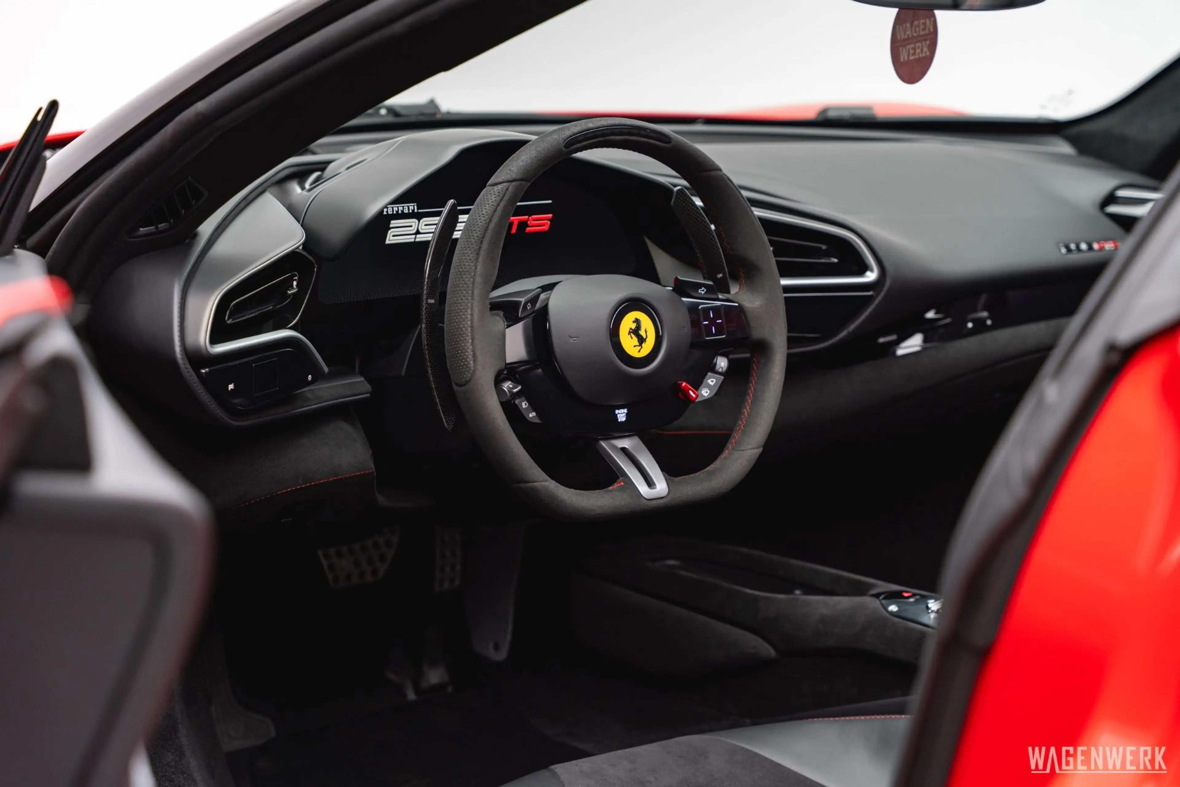 Ferrari 296 GTS Spider LIFT CARBONLENKRAD BICOLOR KAMERA KEYLESS — photo 5