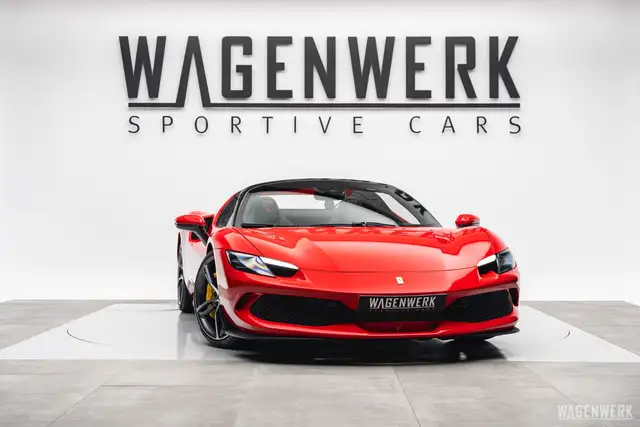 Ferrari 296 GTS Spider LIFT CARBONLENKRAD BICOLOR KAMERA KEYLESS