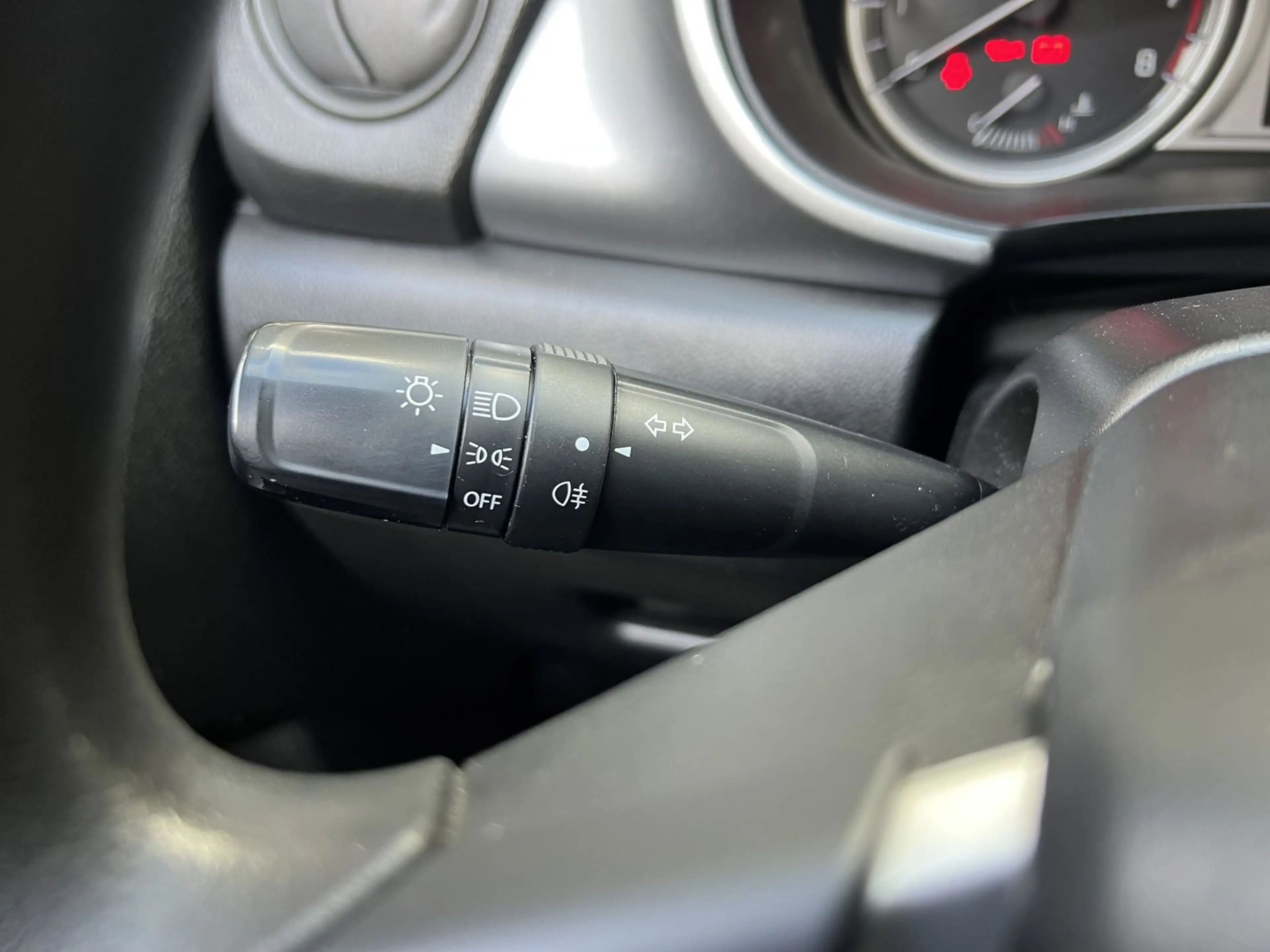 Suzuki Vitara 1.6 Club 4x2 BT AHK — photo 12