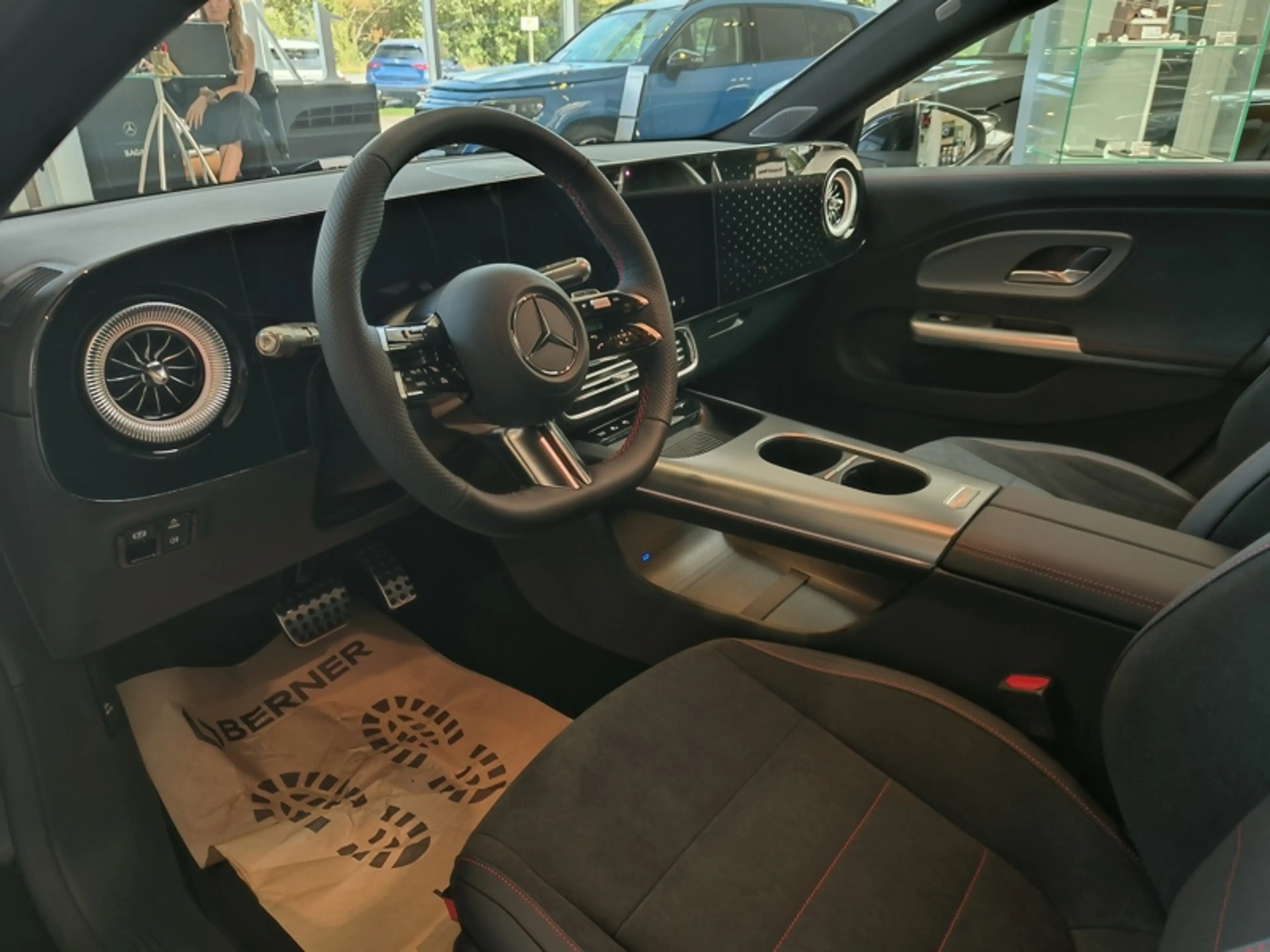 Mercedes-Benz CLA 180 Shooting Brake CLA — photo 3