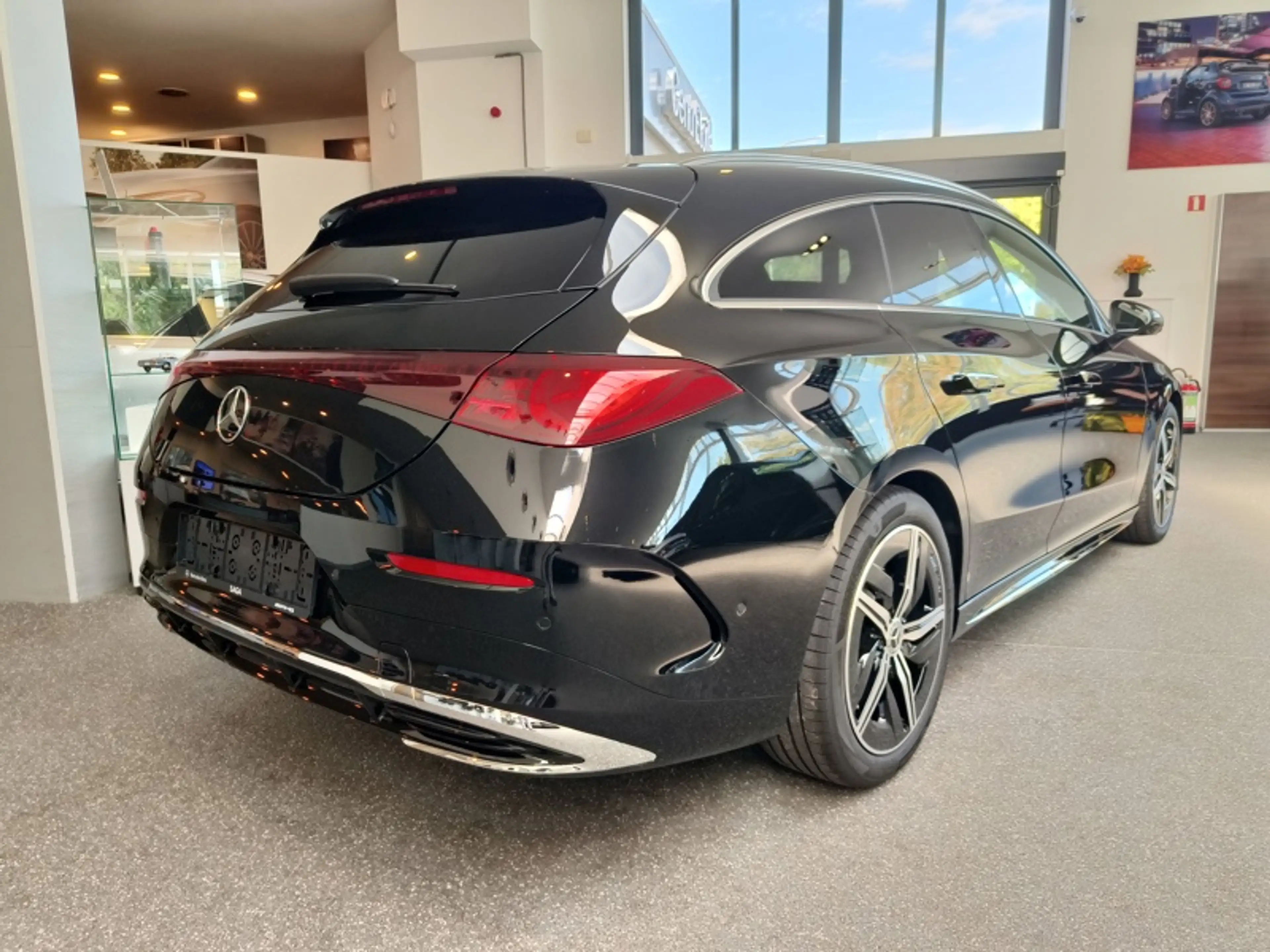 Mercedes-Benz CLA 180 Shooting Brake CLA — photo 9