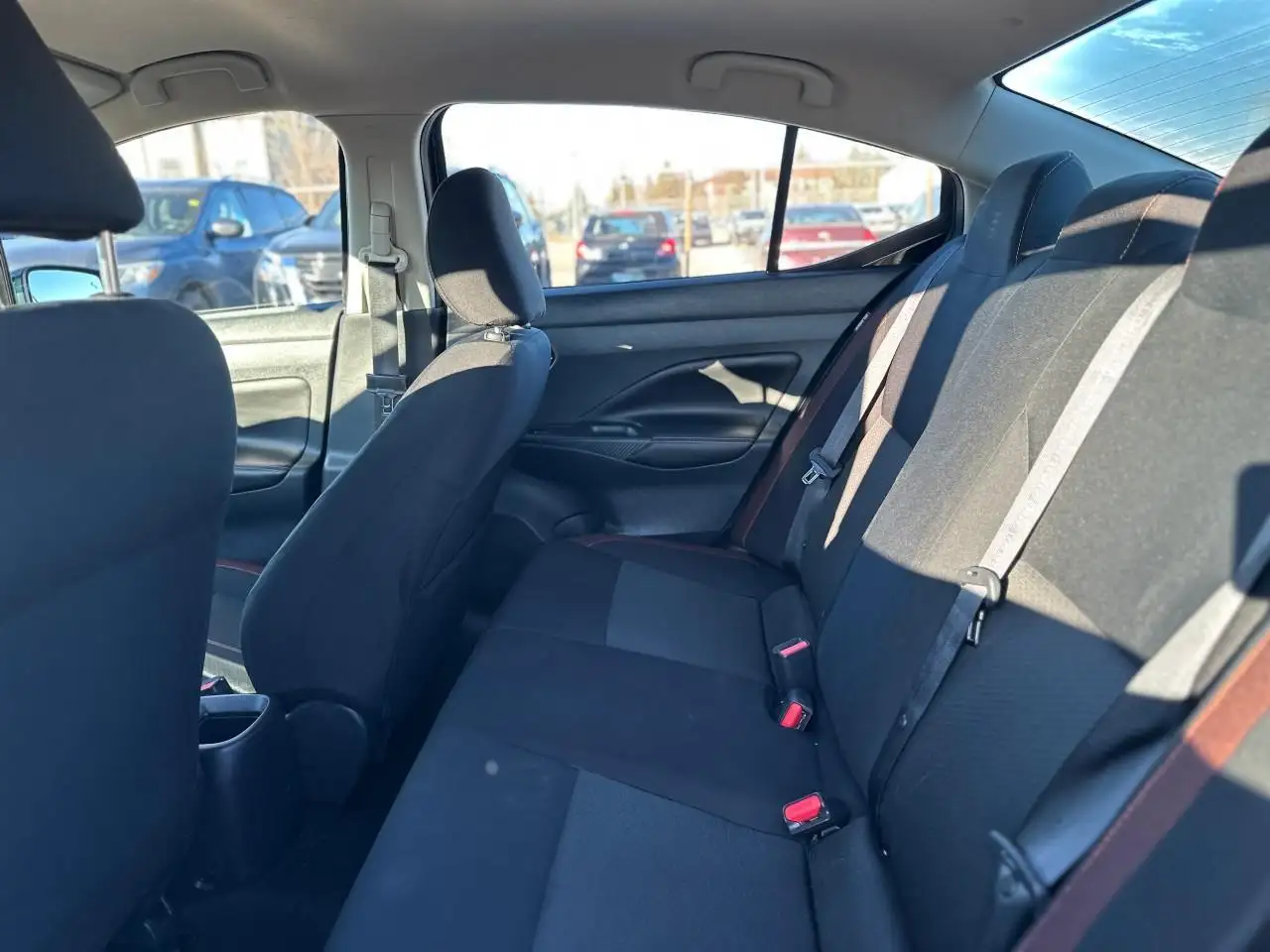 Nissan Versa снимка Nissan Versa
