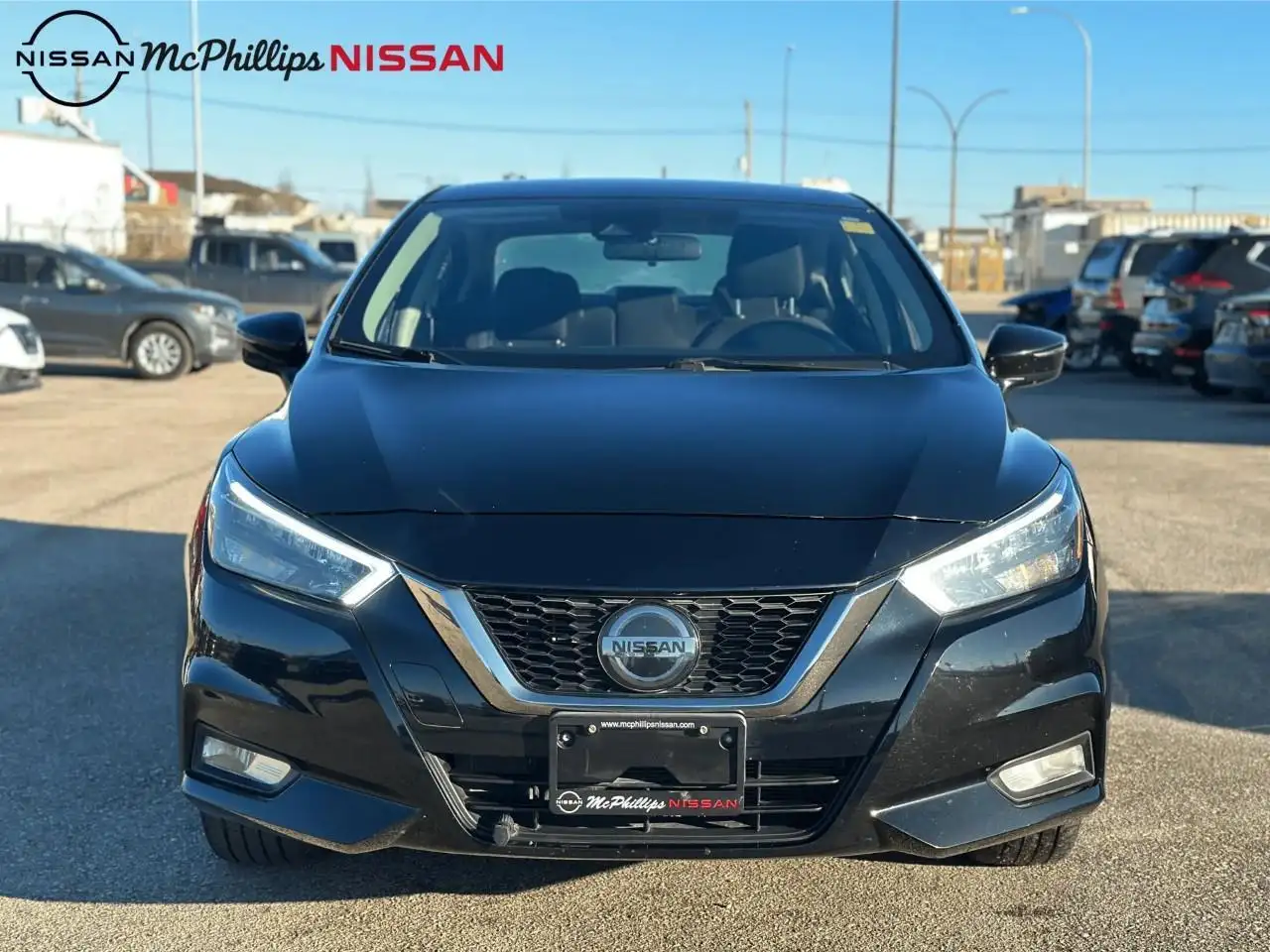 Nissan Versa снимка Nissan Versa