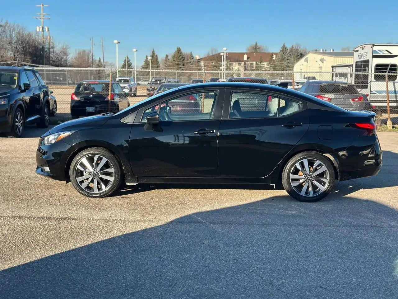 Nissan Versa снимка Nissan Versa