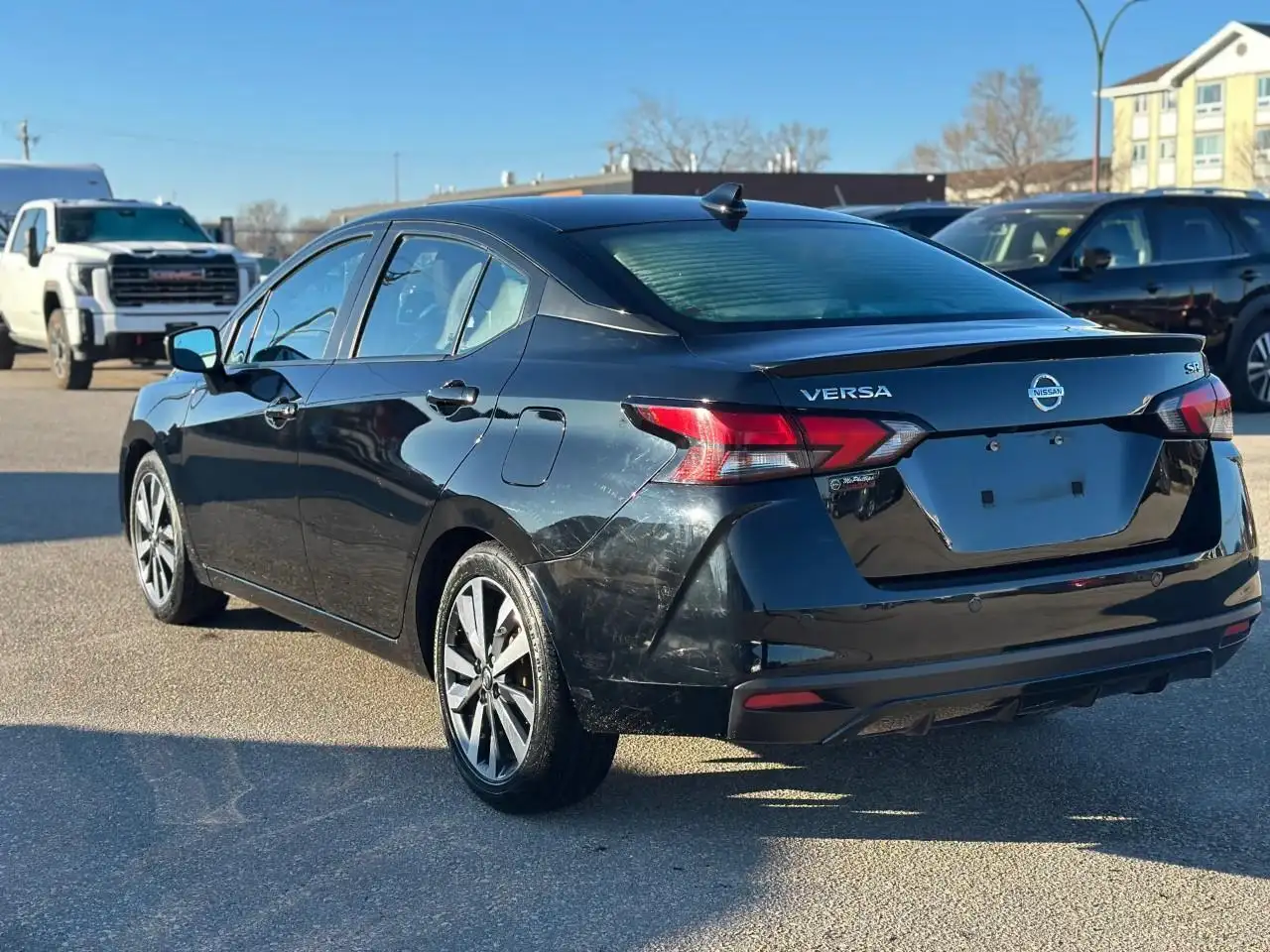 Nissan Versa снимка Nissan Versa