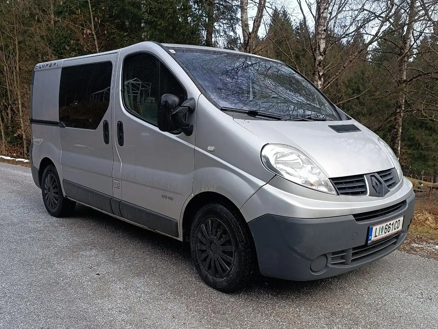 Renault Trafic Trafic Gen. Expr. L1H1 2,5 dCi DPF Expression Silber - 1