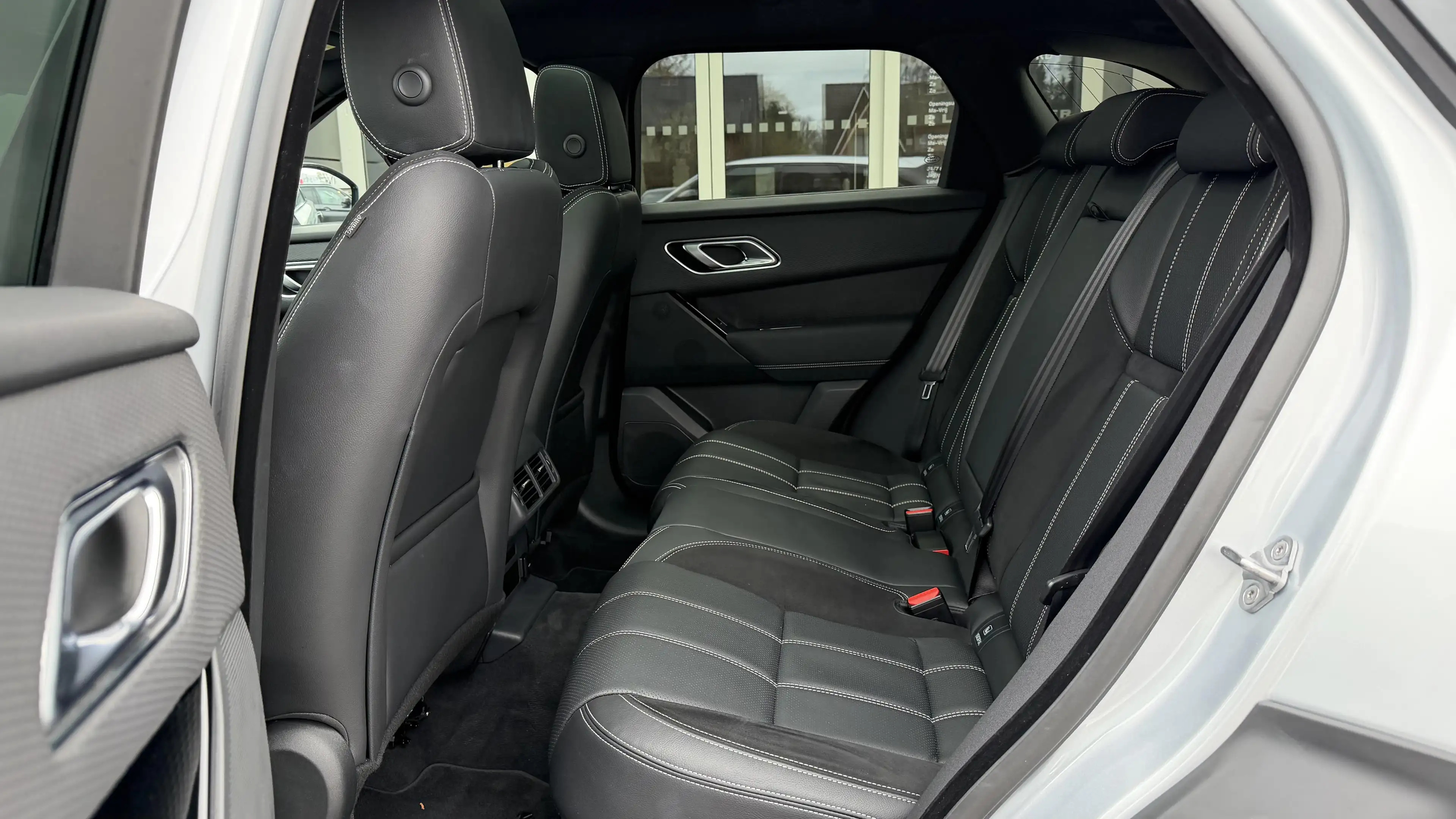 Land Rover Range Rover Velar P250 R-Dynamic SE — photo 15