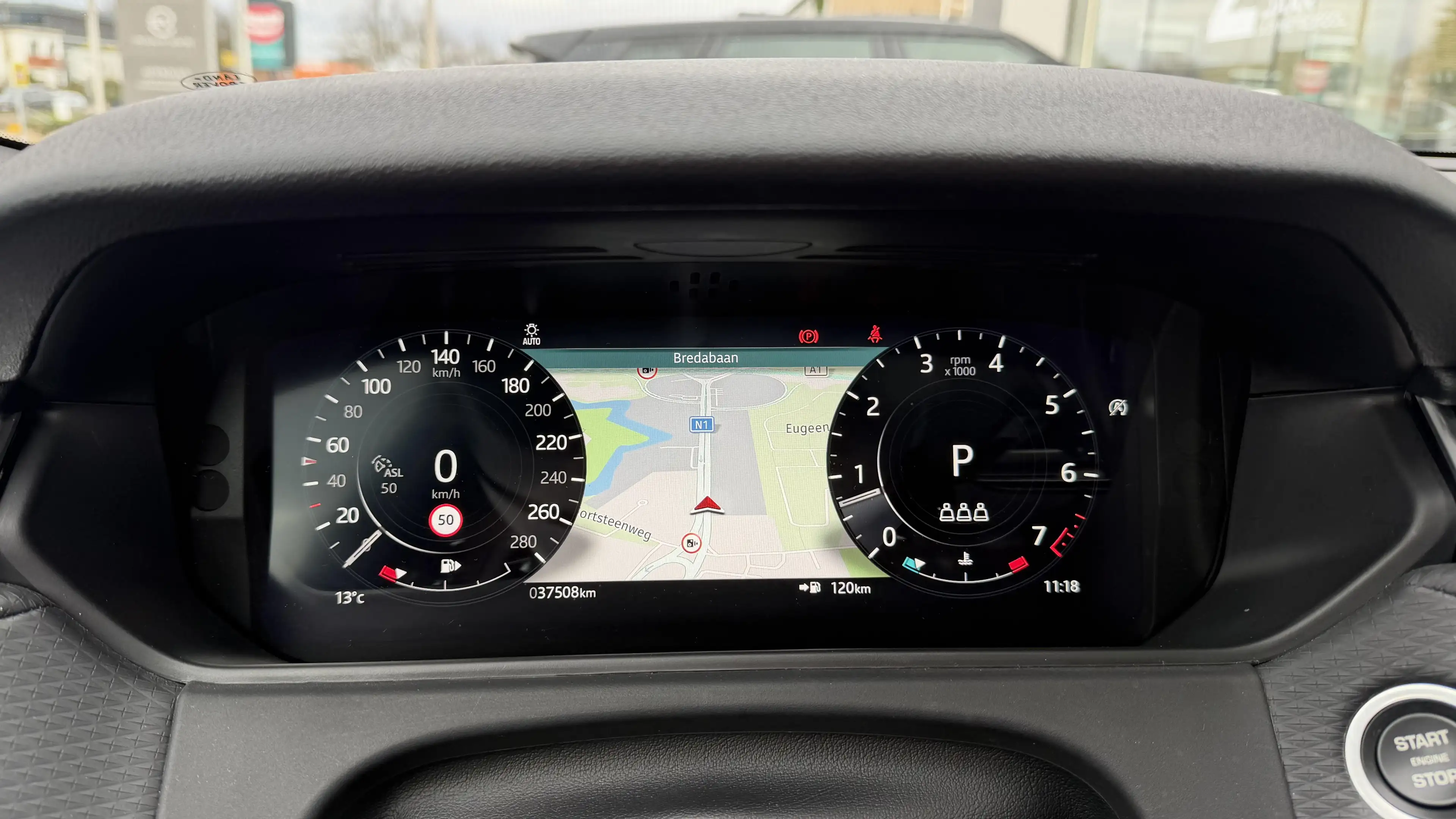 Land Rover Range Rover Velar P250 R-Dynamic SE — photo 11