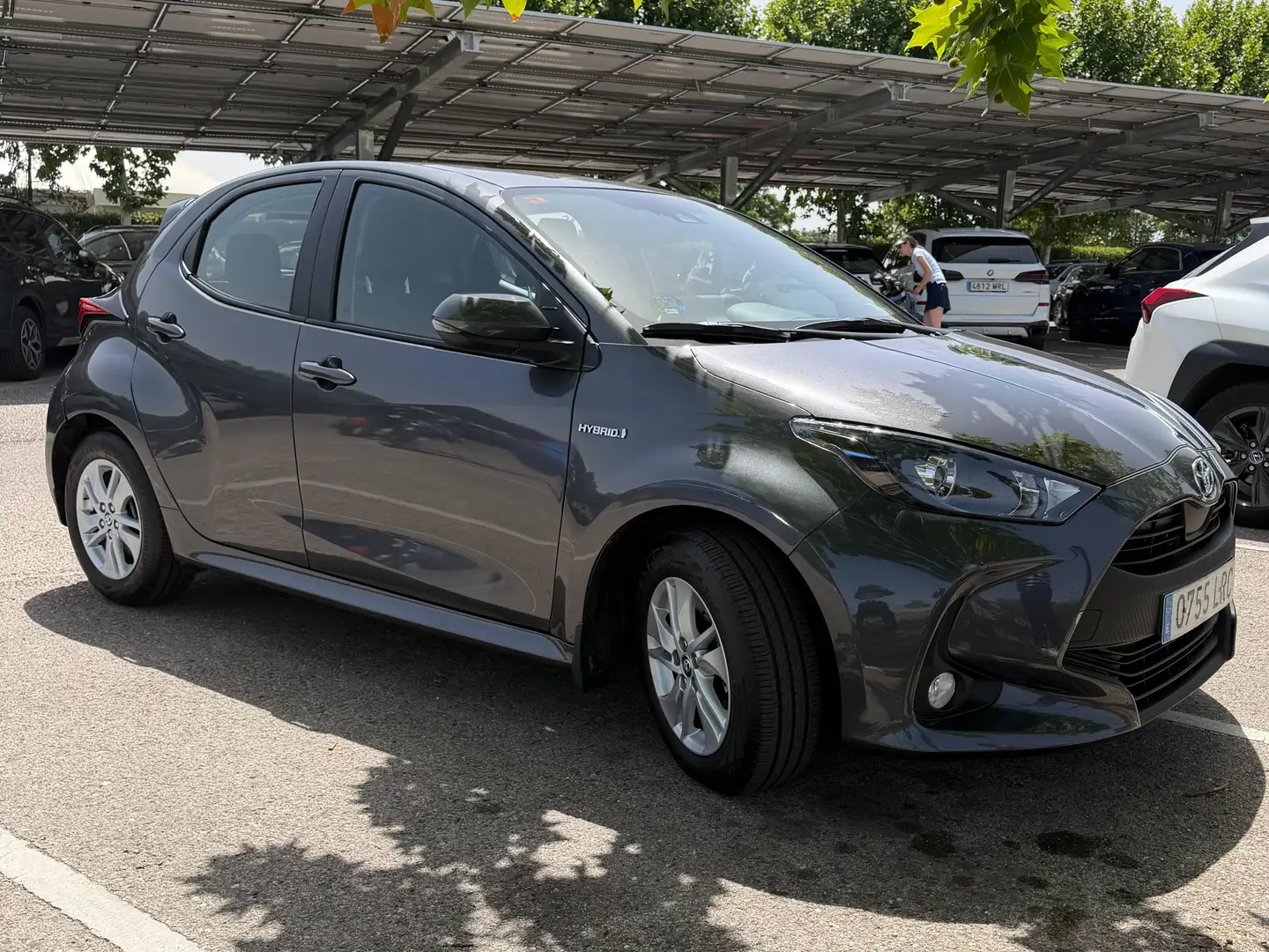 Toyota Yaris 1.5 120H Style Gris - 1