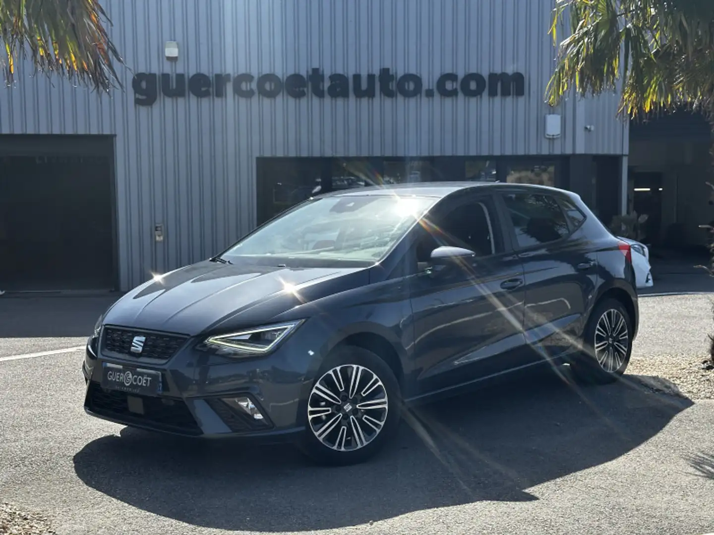 SEAT Ibiza 1.0 ECOTSI 95CH URBAN Gris - 1