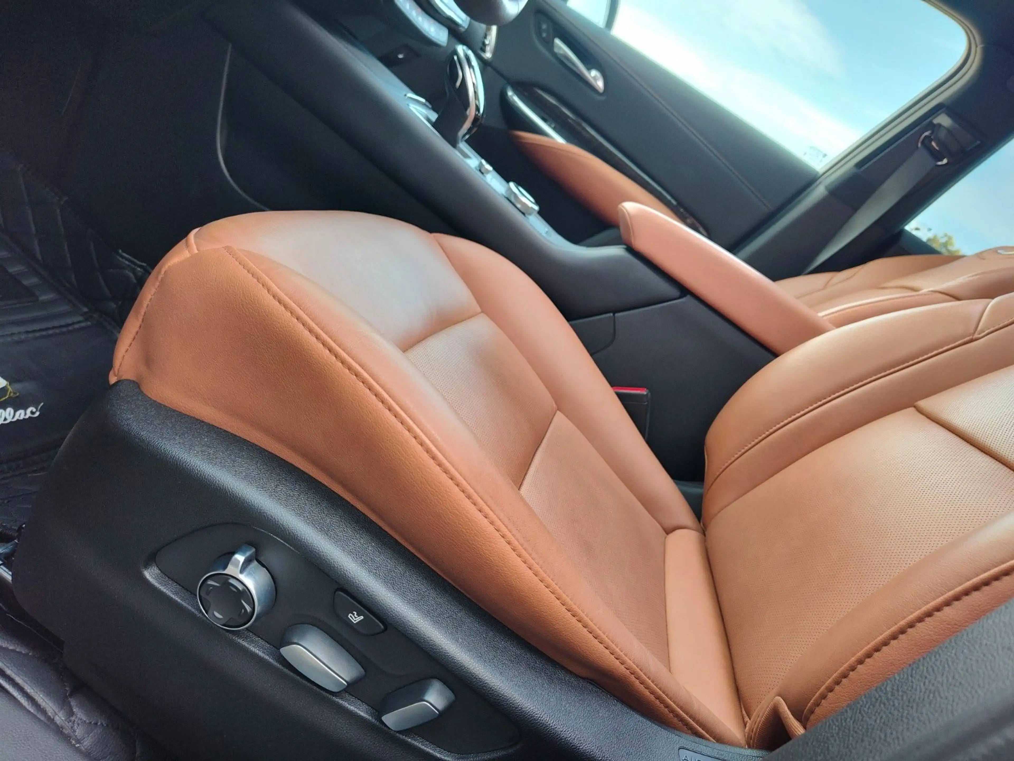 Cadillac XT4 Luxury AWD Leder LED Kamera — photo 12