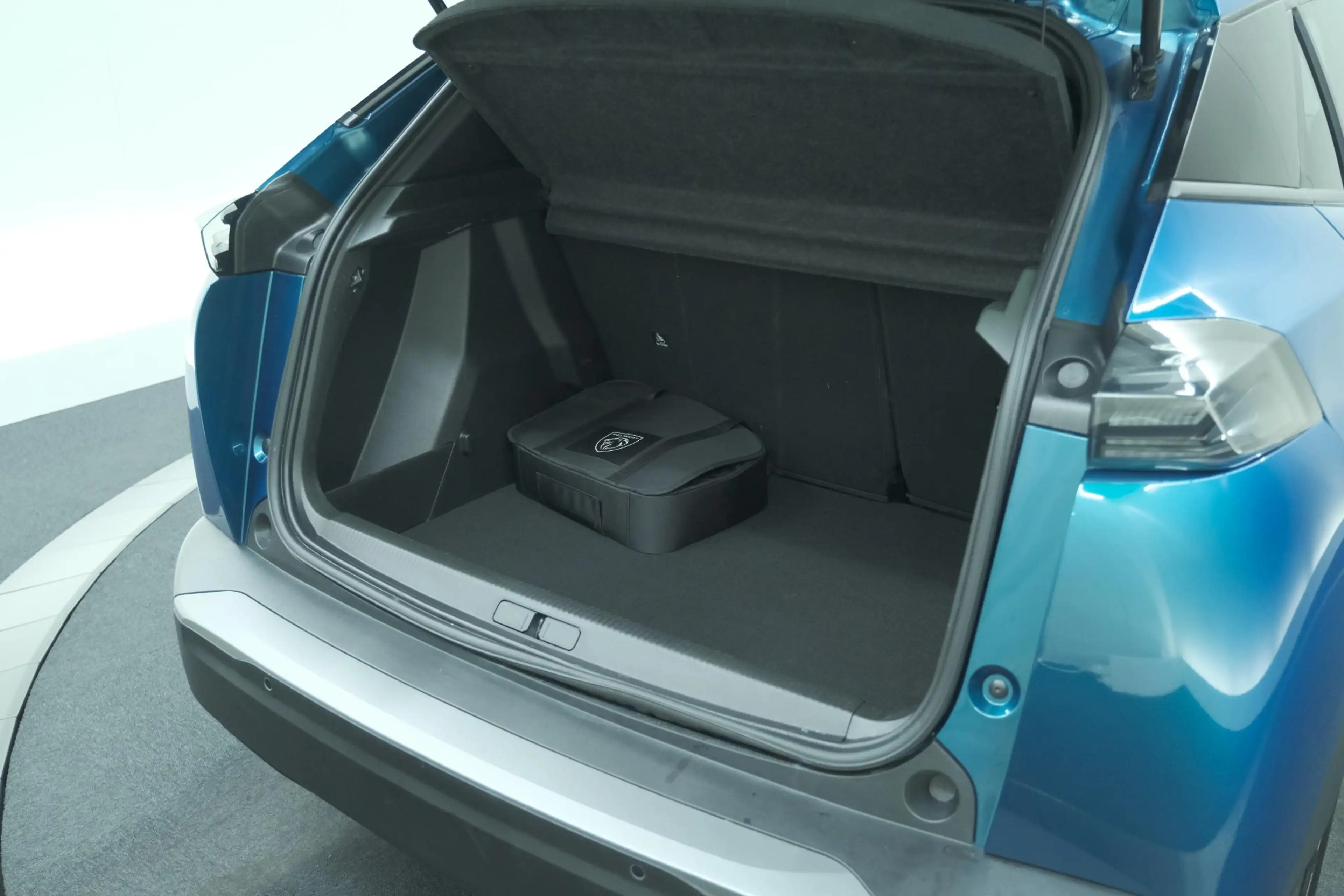 Peugeot e-2008 EV Allure Avantage 54 kWh | SOH 97,8% | 11 KW Lade — photo 10