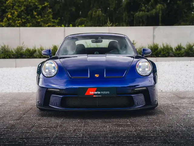Porsche 911 view 2