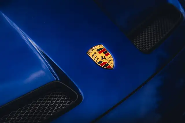 Porsche 911 view 4