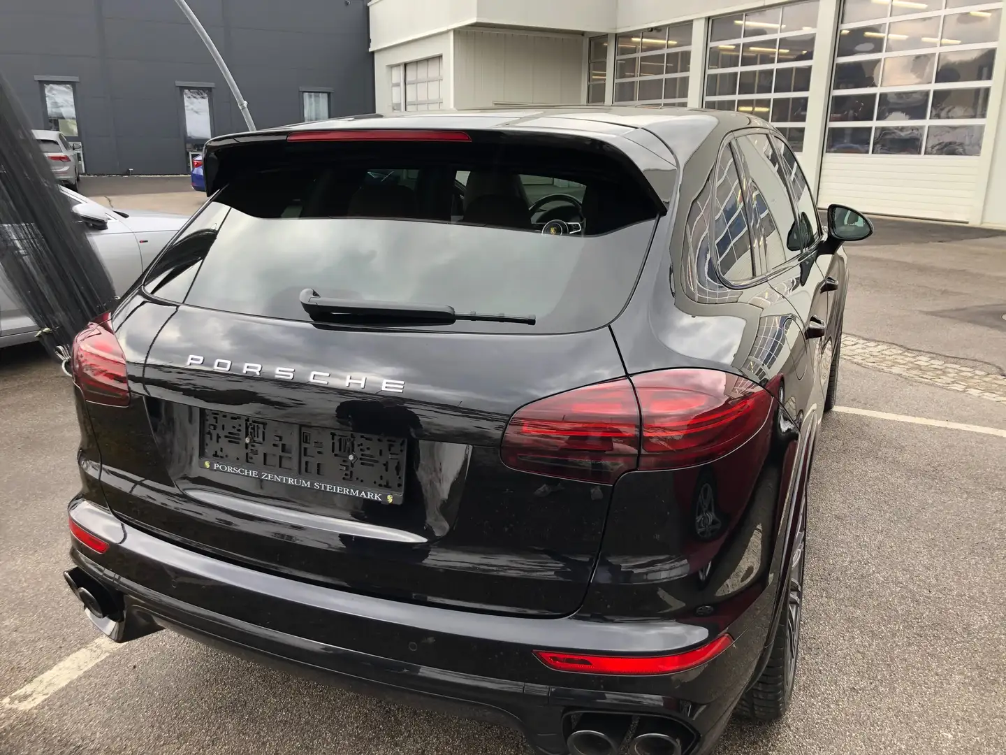 Porsche Cayenne Cayenne II S 4,2 Aut. S Schwarz - 2