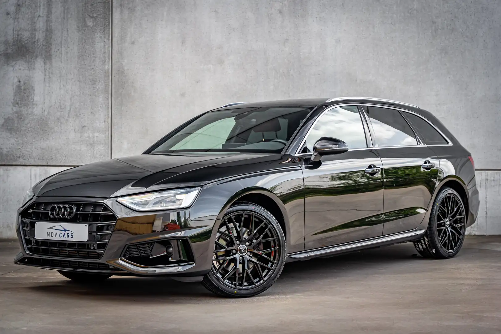 Audi A4 S-LINELOOK Negro - 1