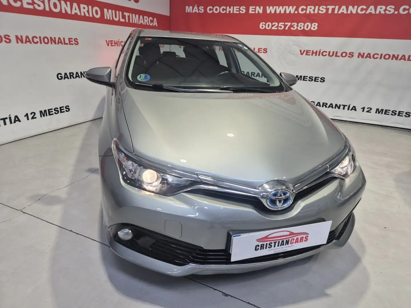 Toyota Auris Berlina Automático de 5 Puertas Gris - 2