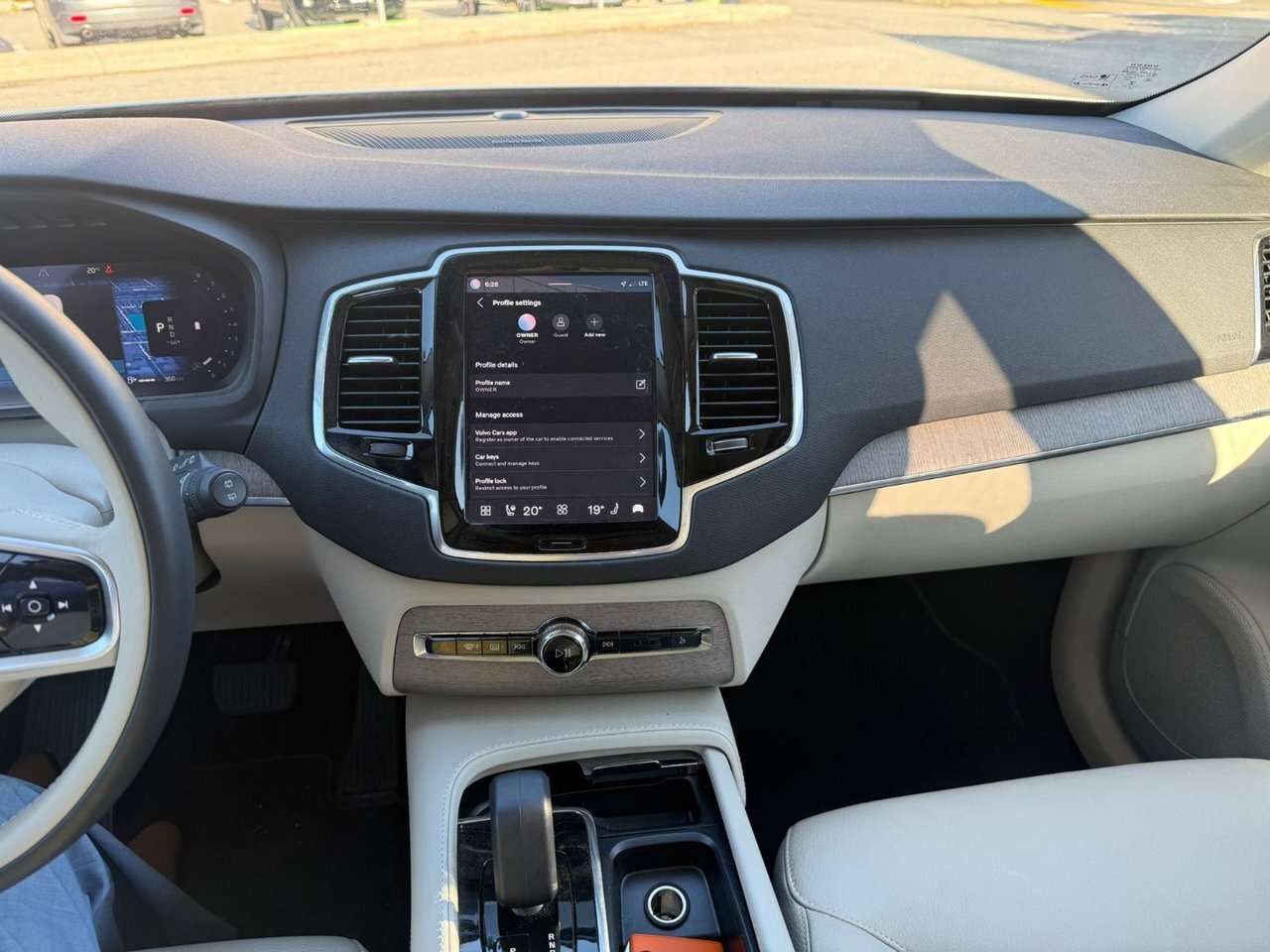 2023 Volvo XC90 Plus Dark Theme Local | Accident-Free | Low Mileag thumb 6
