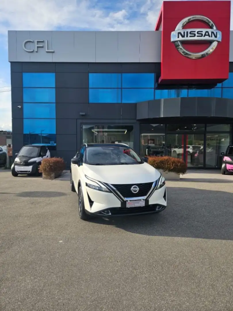 Nissan Qashqai MHEV 140 CV N-Style Weiß - 1