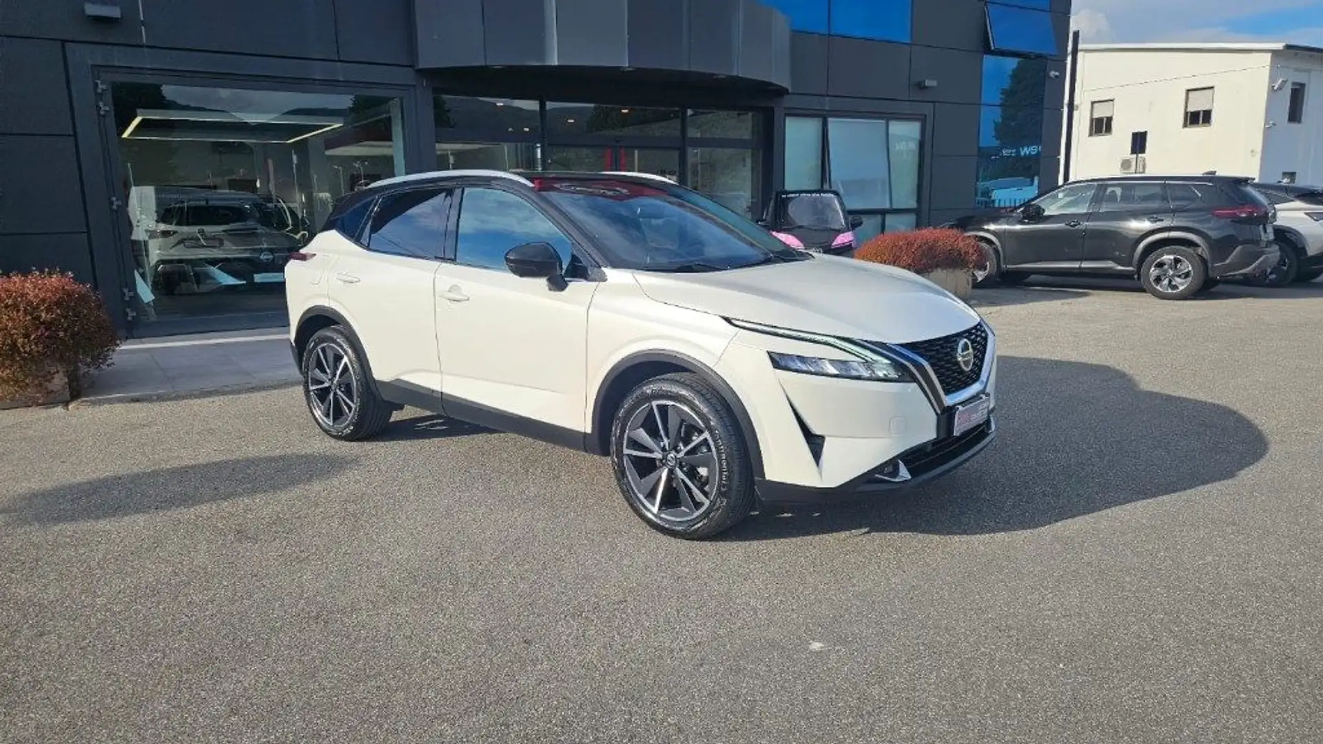 Nissan Qashqai MHEV 140 CV N-Style Weiß - 2