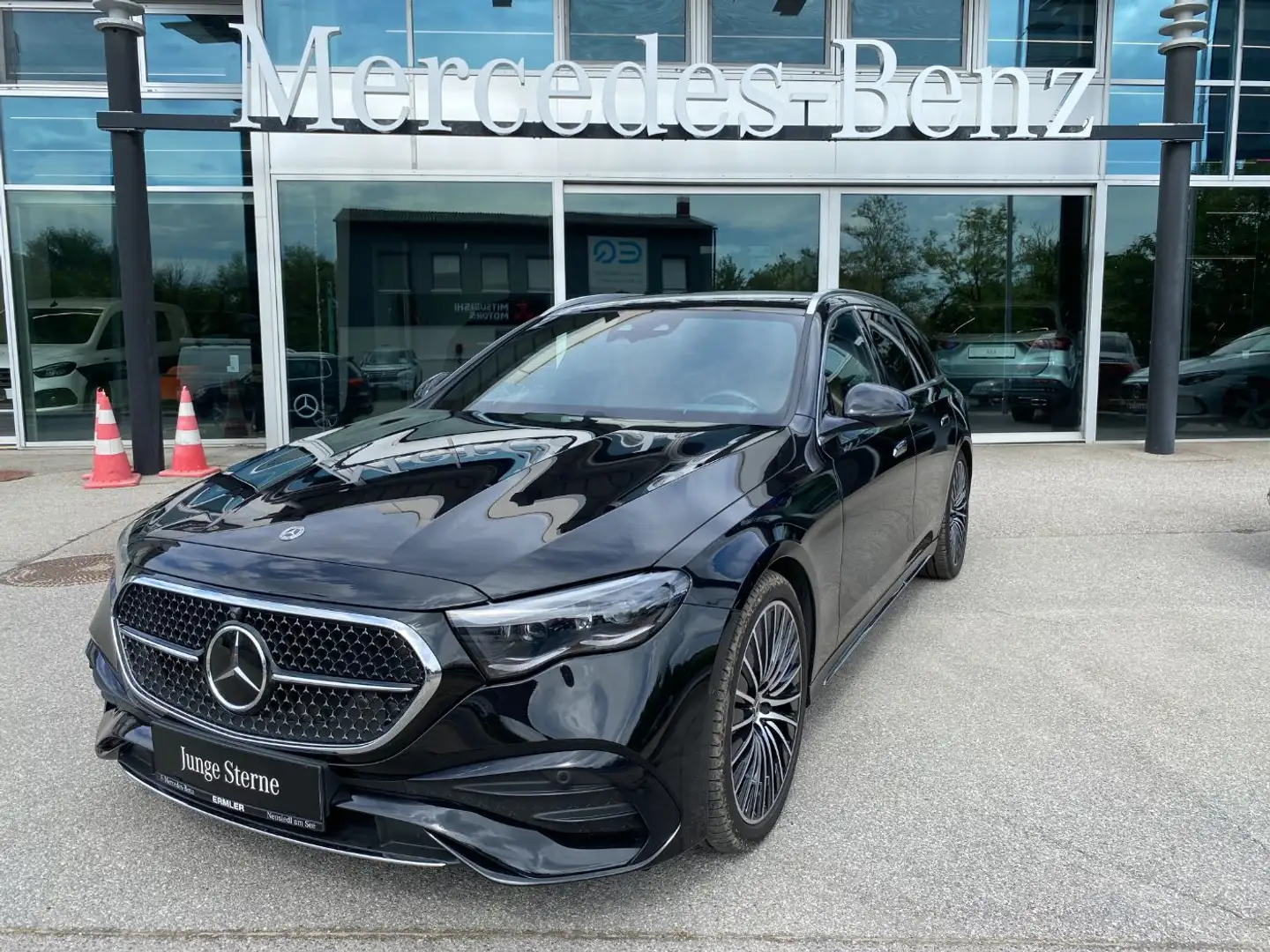 Mercedes-Benz E 450 4MATIC T-Modell Schwarz - 2
