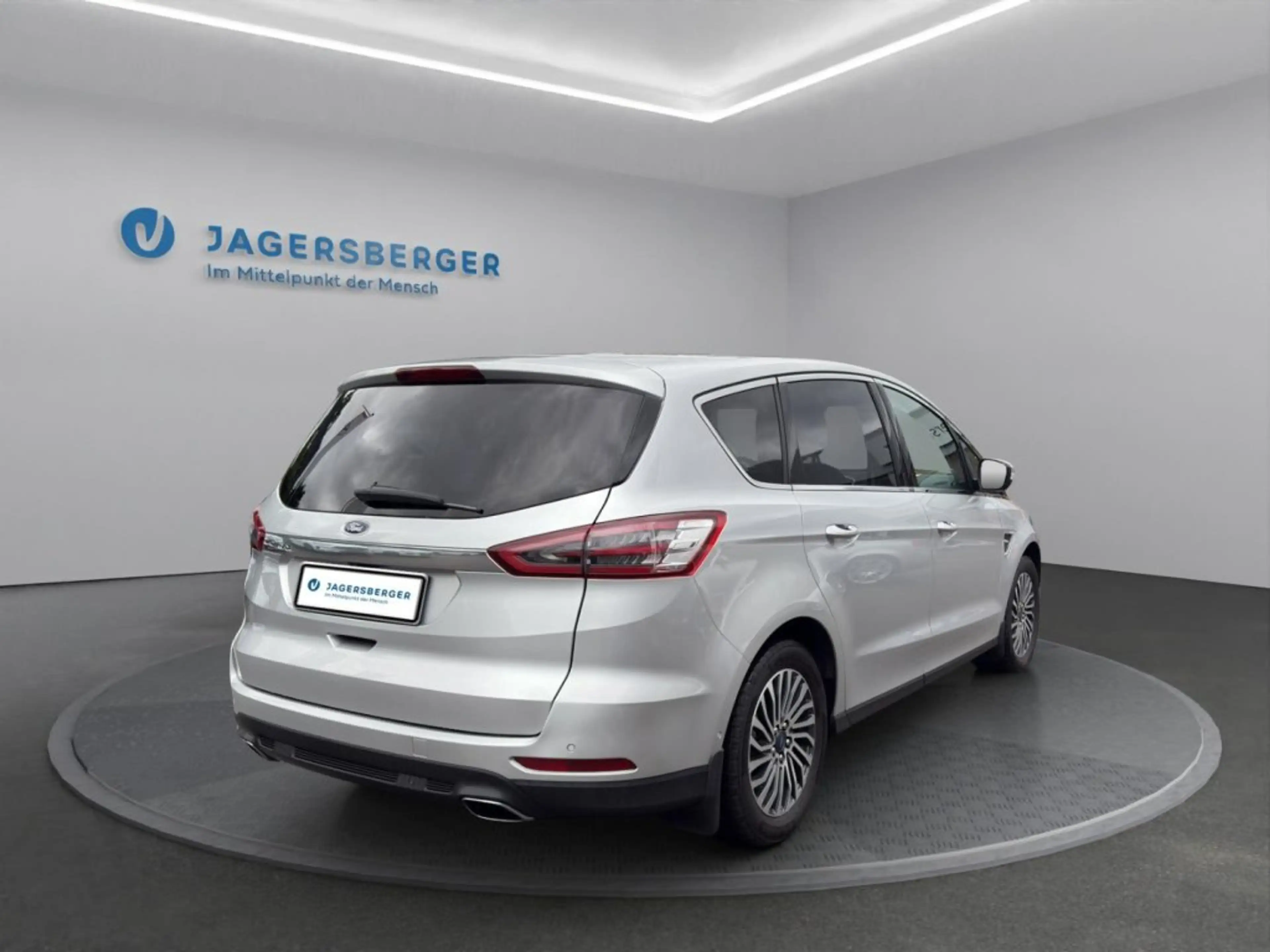 Ford S-Max Titanium 2.0 EcoBlue SCR — photo 5