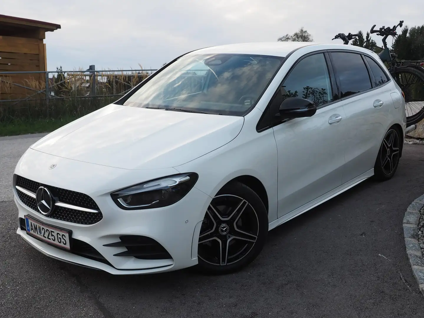 Mercedes-Benz B 180 B 180 d Österreich-Edition Aut. Österreich-Edition Weiß - 1