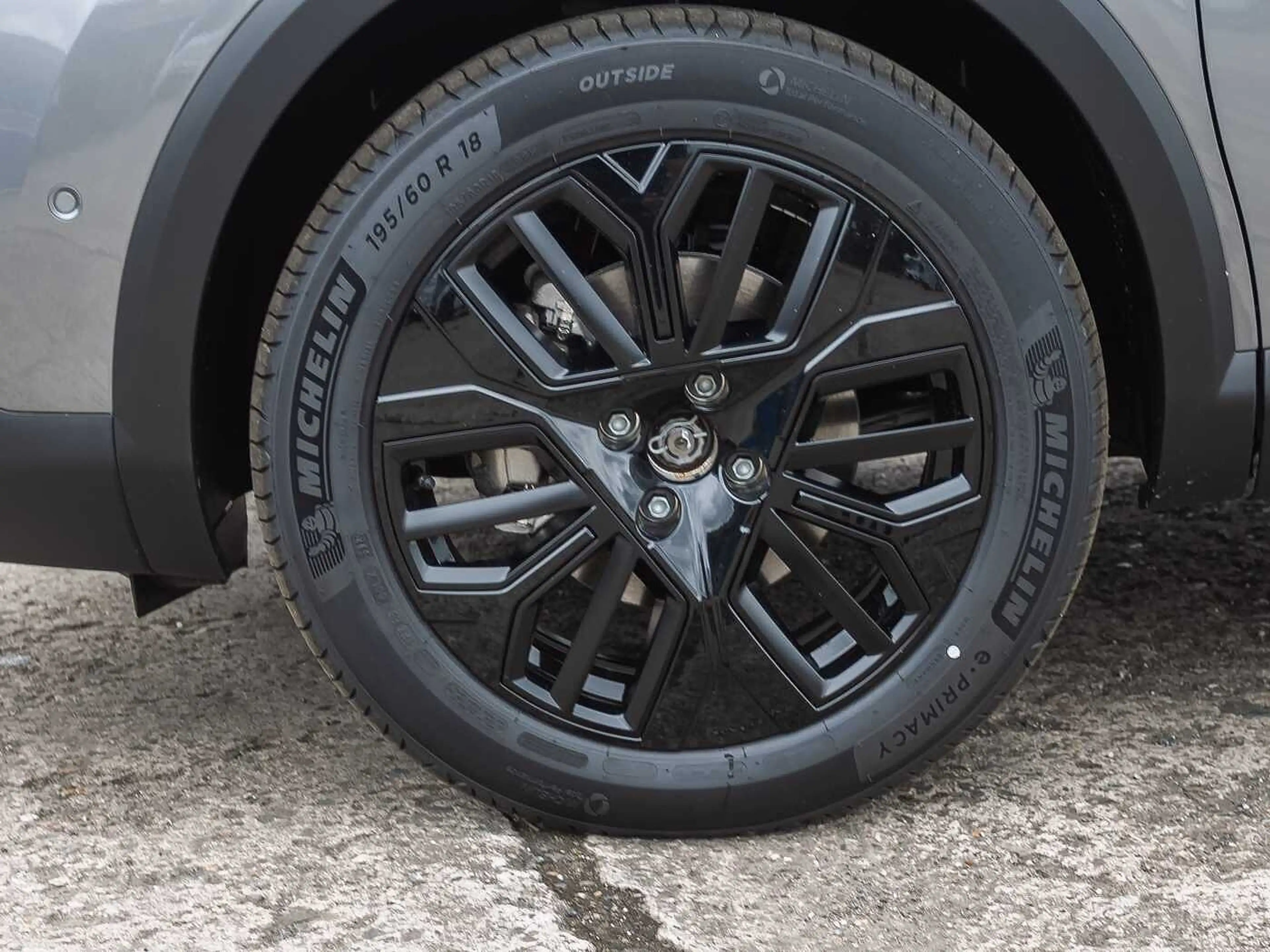Citroen C4 Hybrid 145 MAX — photo 5
