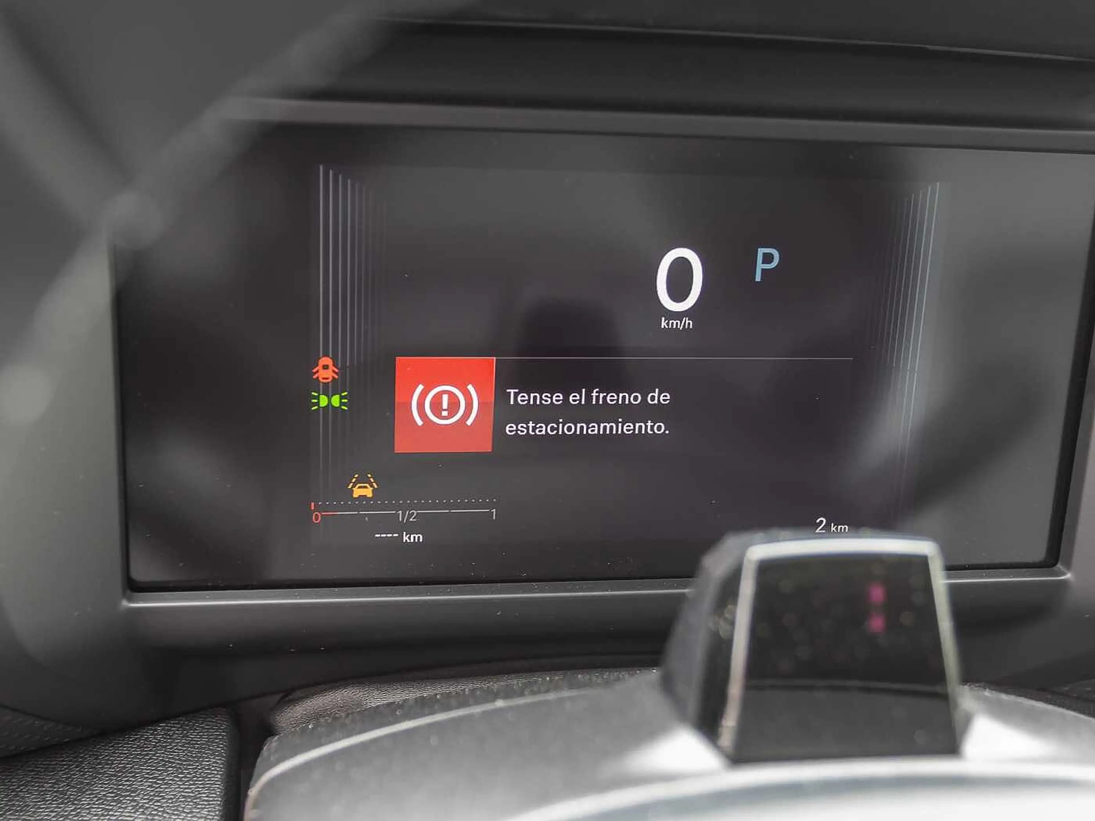 Citroen C4 Hybrid 145 MAX — photo 9