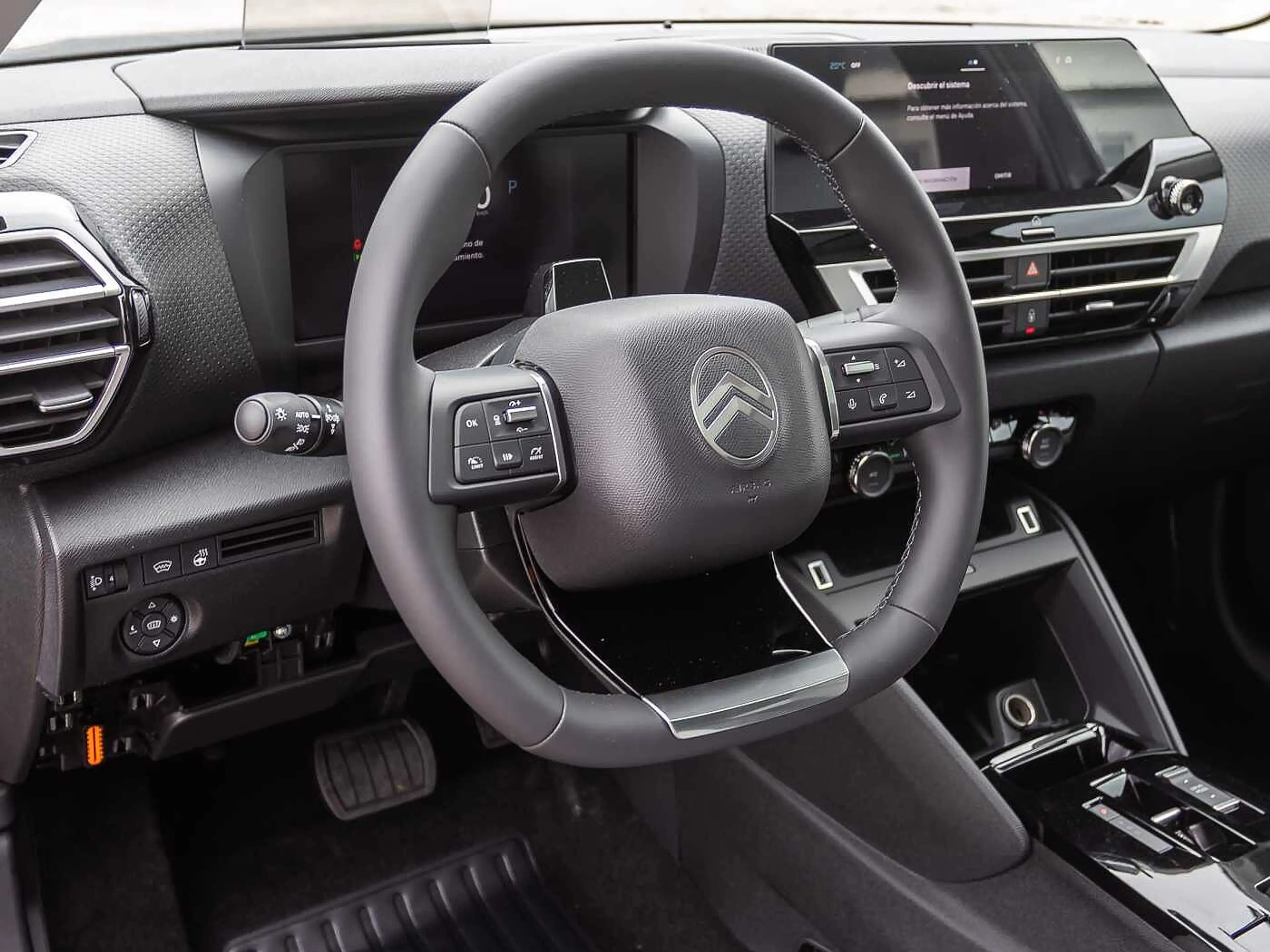 Citroen C4 Hybrid 145 MAX — photo 8