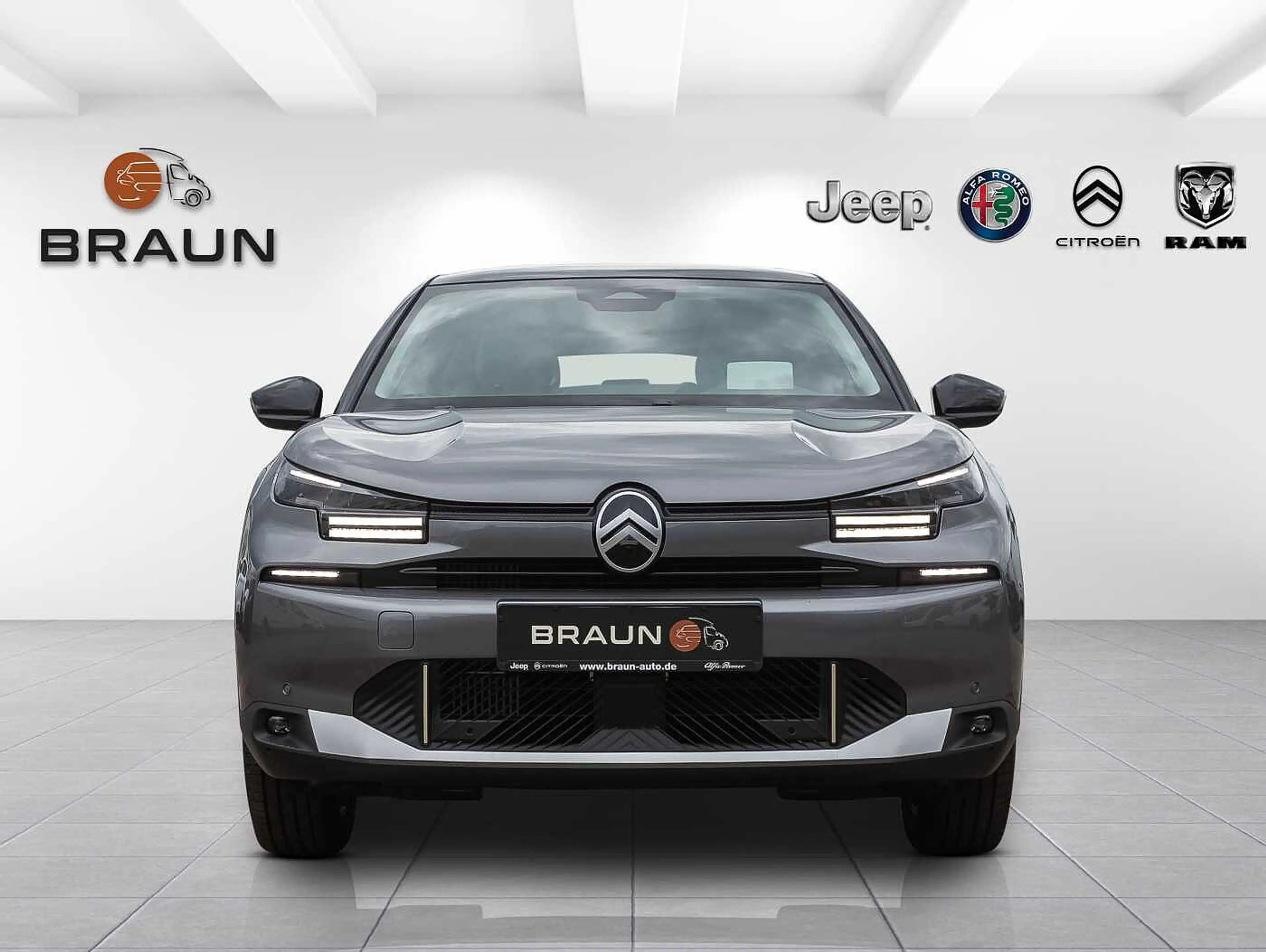 Citroen C4 Hybrid 145 MAX — photo 2