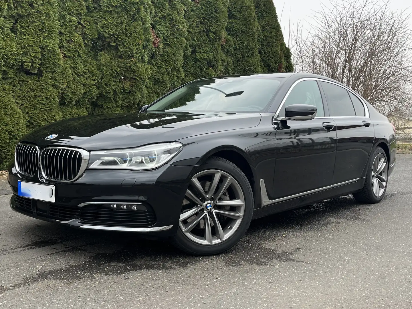 BMW 730 730 d xDrive VOLL /Laser/ Massage/Parkpilot/HUD Schwarz - 1