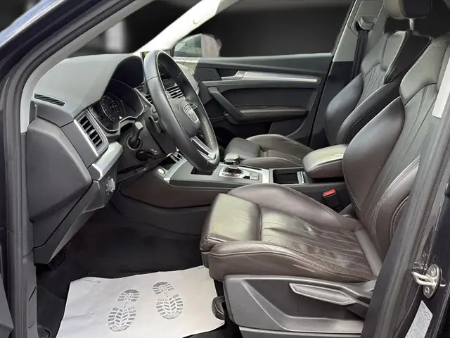 Audi Q5 view 14