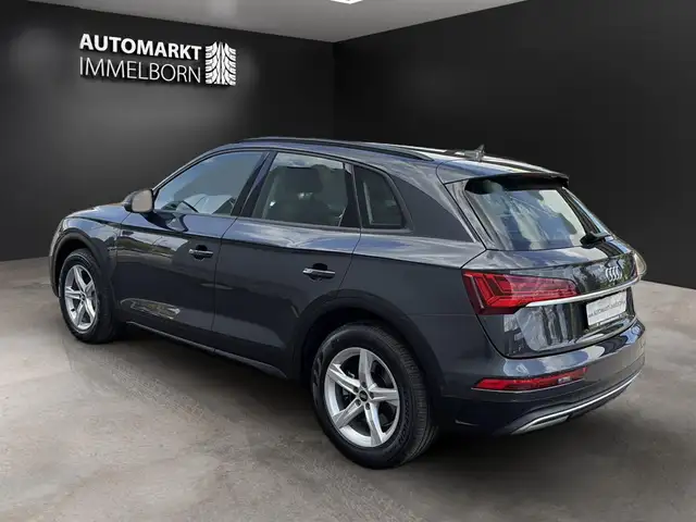 Audi Q5 view 6