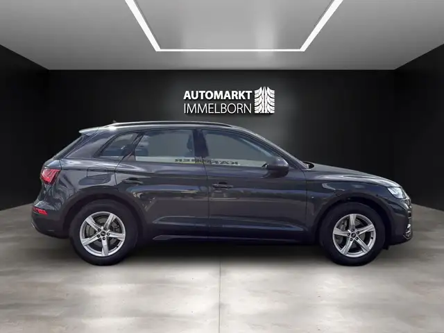 Audi Q5 view 11